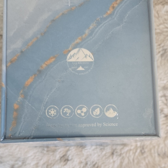 Below Zero Glacier Ice Age Defying Cooling Cream – New With Tags - Picture 3 of 3